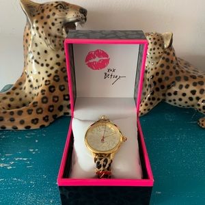 Betsey Johnson NWT leopard watch 🐆🖤💛